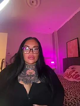 _MelinaCurves_ from StripChat is Freechat