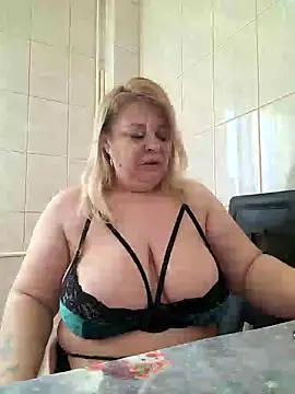 AriannaMilf from StripChat is Freechat