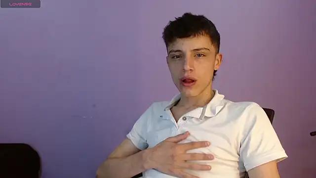 Louis_jones_ from StripChat is Freechat