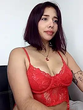 LucyMartelli from StripChat is Freechat