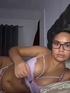 MiaWoodsX from StripChat is Freechat