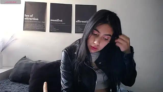 Scarlett_mdl from StripChat is Freechat