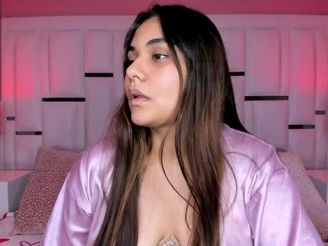 AlannaWest on BongaCams 