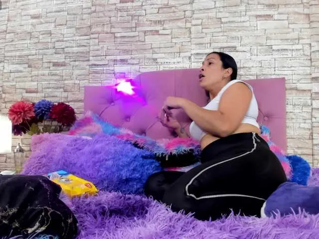 aliaandadara on BongaCams 