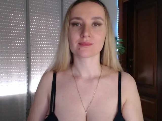 Alina-Lovely — Freechat on BongaCams