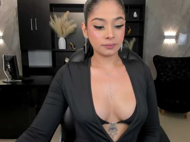 AlyssaDean — Men who know what they are looking for and want from me.

I like men who treat me like a queen. ...I like hot and playful people