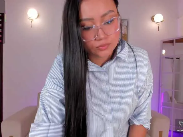 AmberLewis — I love it when they support me, that means they like my show and get horny with my body.