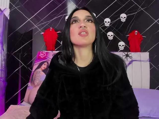 candy-leila — I love being open, putting into practice everything that generates pleasure, but if I must be specific I love making four, bondage, feet fetishism, deep throat, role of roles, sex toys, latex, blowjob, nylon, porn, underwear, hard sex, soft sex,...