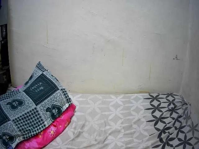 Offline creamy-squirter on BongaCams