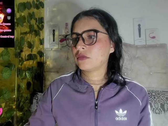 criistallconnorr on BongaCams 