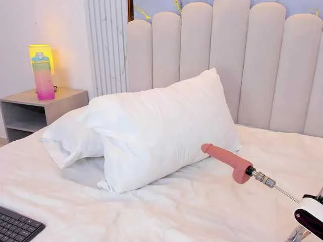 danisaenzz — I love enjoying good sex and seeing them in camera while you masturbate and enjoy