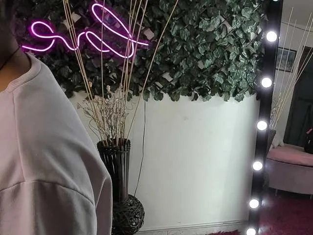 DestinyHills —  Squirt for you
 Ride Dildo Hot 
 Sucks cock delicious 
 Vibrations in my pussy hard 
 I love it the Anal 