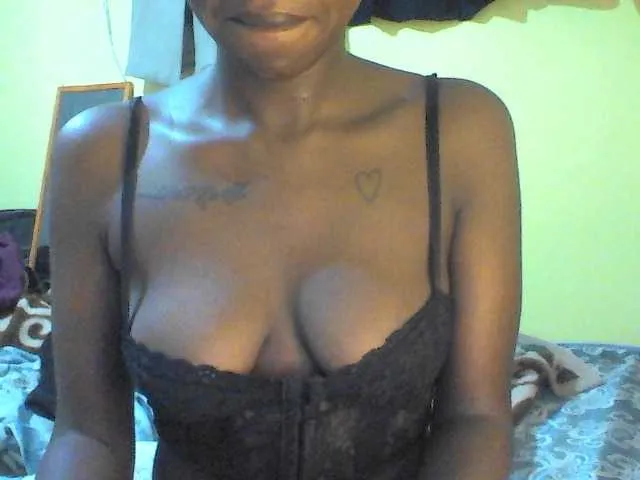 Ebonymuse on BongaCams