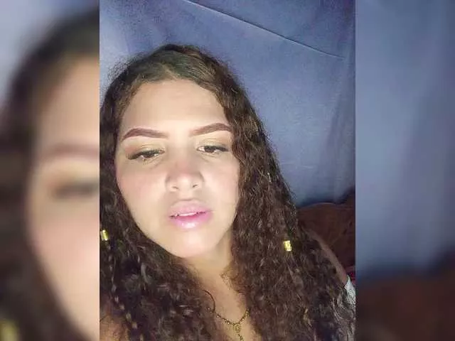 FANNIE22 on BongaCams 