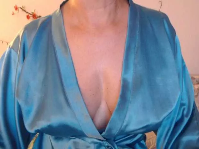 goodSnowQueen on BongaCams 