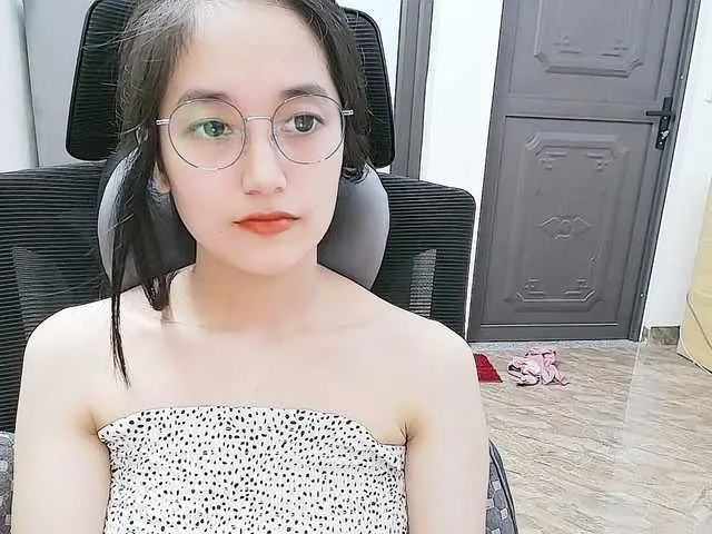 Hana099 on BongaCams 