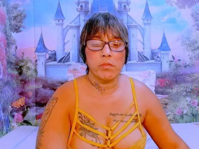 indianroxy on BongaCams 