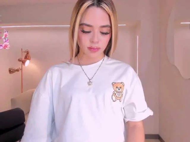 JuanitaClay — Nice and open mind people, horny conversations... I love to explore my body with someone else... Wanna do it with me?