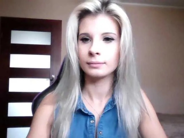KristineNatural on BongaCams