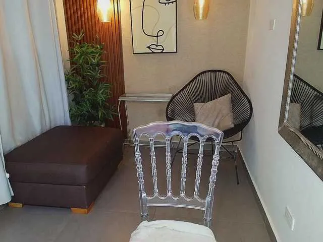 Lia-Mar — I like to see your face when I'm sucking your cock, I like dirty talk and receive orders. 

If you tell me when you are about to cum, it will also be my best moment to cum too!