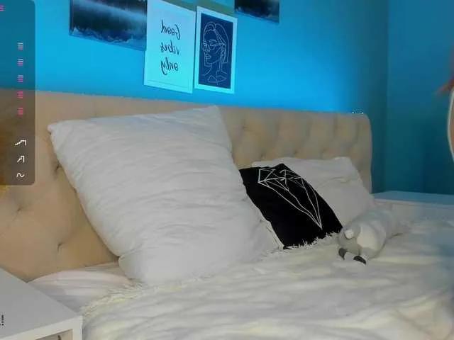 Lisa-foxy — I am aroused by the sexy veins on a man's arms, gentle kisses on the neck, and attention