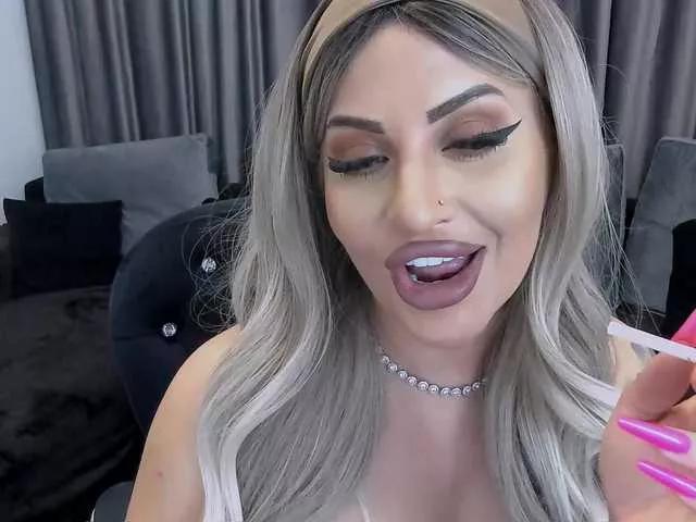 Offline lovelyblondyx on BongaCams