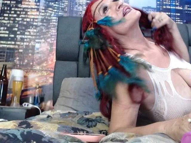 Lucy-mature — It makes me very excited to be able to play with my fingers and my toys, while I watch how you get hard and let me see your face of pleasure, I like that they see me doing it, it turns me on to be able to role play, the rest you have to discover!