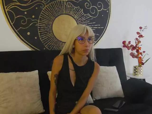 Offline Lunamistyc on BongaCams