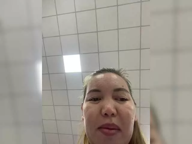 LynnMonica on BongaCams 
