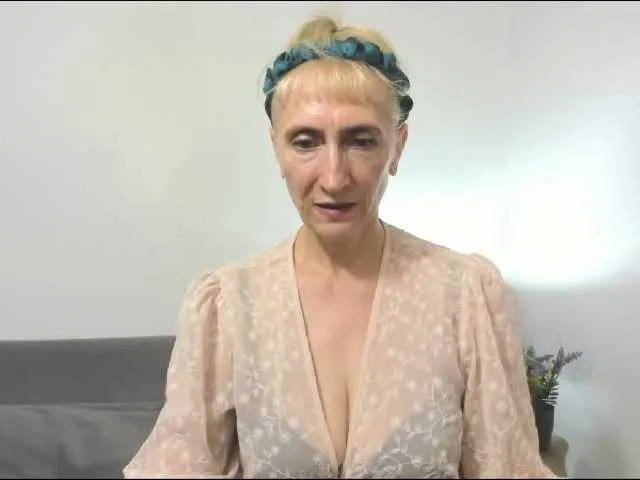 MargaretCherry — I like it when a man conquers me, spoils me and knows what he wants.I like to dominate but i dont mind when men allso take control, im expirienced and i know how to make u feel exceptionally good.Get to know me, be nice and I will make sure that we...