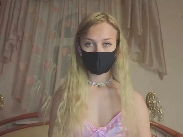 Meeeeow on BongaCams 
