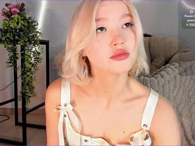milli-sunrise on BongaCams 