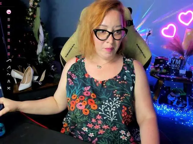 mmmMommy — If you want to know me, get ready for... exploring me! I love mystery as much as I love my fans. I will be your secret, your passion, your fantasy, maybe your everything!