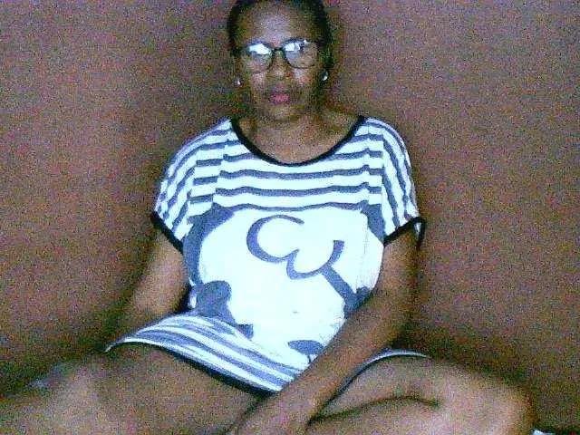 Nirinah2710 on BongaCams