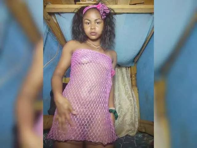 queenny on BongaCams 