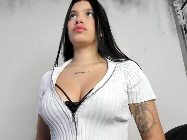 sarahcox on BongaCams 