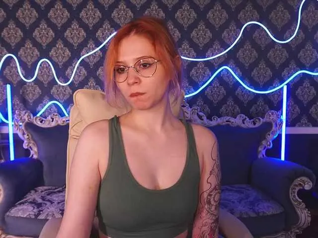 SashaExclusive — Iam very open and permisive person, ho love to be on front of the webcam and make you crazy with my body and my top show.