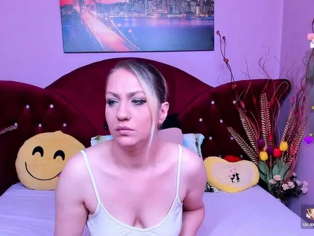 Sensualass77 on BongaCams 