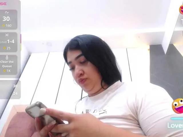 ShanonHughes — El paracaidismo es una sensacin indescriptible como dejar ir todos tus miedos en un solo salto y sentirte completamente libre El viento en tu cara el vaco en tu estmago y la vista desde arriba hacen que todo valga la pena pura adrenalina mezclada con...