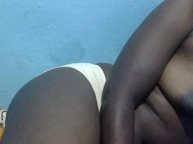 Sweetmella on BongaCams 