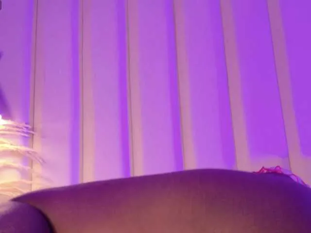 VICKYWALLES — touch me, feel how you are with me and you fuck me hard, dance, I like to be bitten, spank my ass, make me vibrate and always treat me with respect
