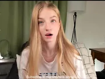 _annybunny_ — GOAL: make my body shine with oil and water droplets [525 tokens remaining] I'm nabifI'm back he he #blonde #18 #teen #natural #bigboobs