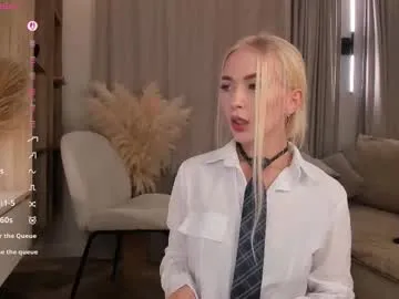 ewagreen — squirt [282 tokens left] #new #lesbian #anal #blonde