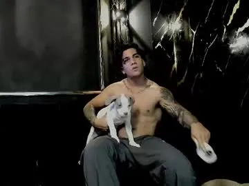 mr_maximo on Chaturbate 