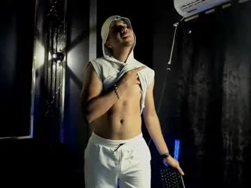mr_maximo on Chaturbate 