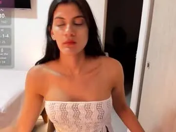 nahomi2021 — squirt 900 tk  #bigboobs #latina #shavedpussy #Atletic #bigboobs