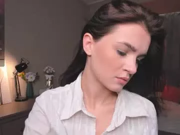 synne_glows on Chaturbate 