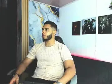 tyler_price01 — Flexing biceps and legs [100 tokens left] #muscle #sph #hairy #lovense #master