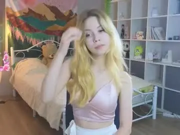 wendy_cutiex — start stream with start water show   #18 #new #skinny #shy #cute [15 tokens remaining]