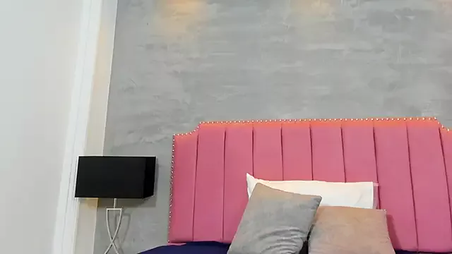 Alaia_Colins on StripChat 